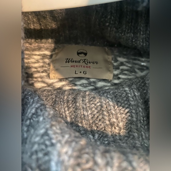 Wind River never worn sweater L - Picture 3 of 3